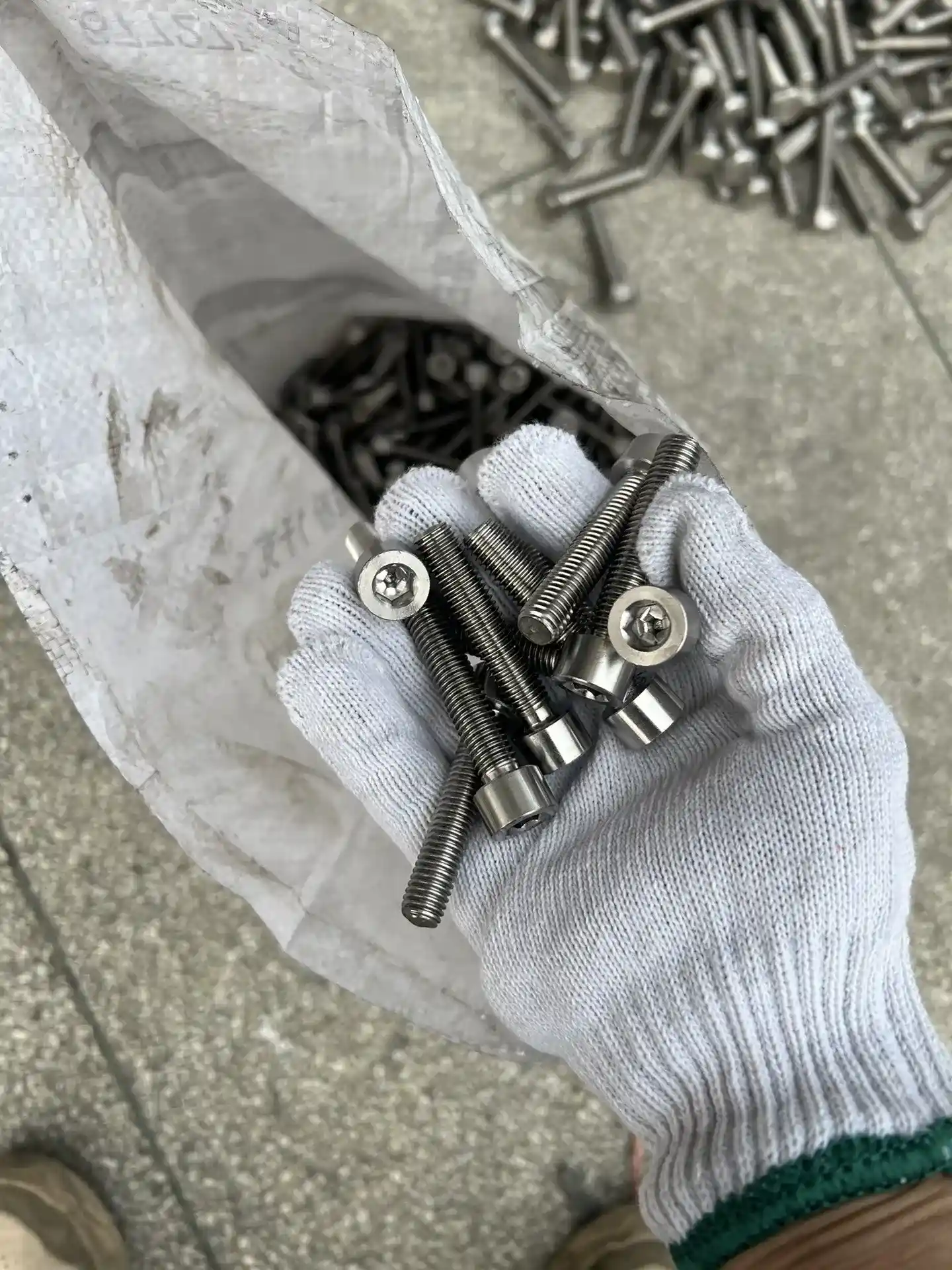 socket titanium bolts